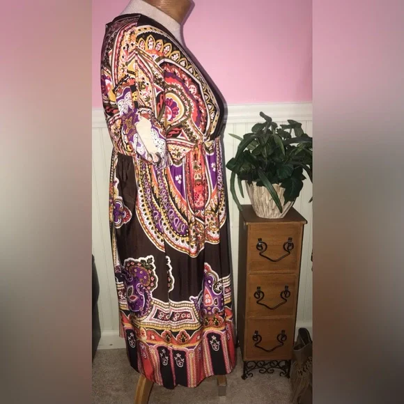 Cristina Love, medium, multi colored, very light weight, thin - Picture 4 of 7